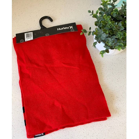 NWT Hurley New Yorker knit Scarf and beanie Red and Black Set OS cute casual - Picture 4 of 5